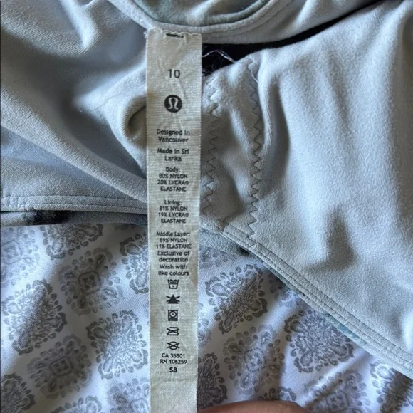 Lululemon sports bra size 10 - Picture 2 of 2